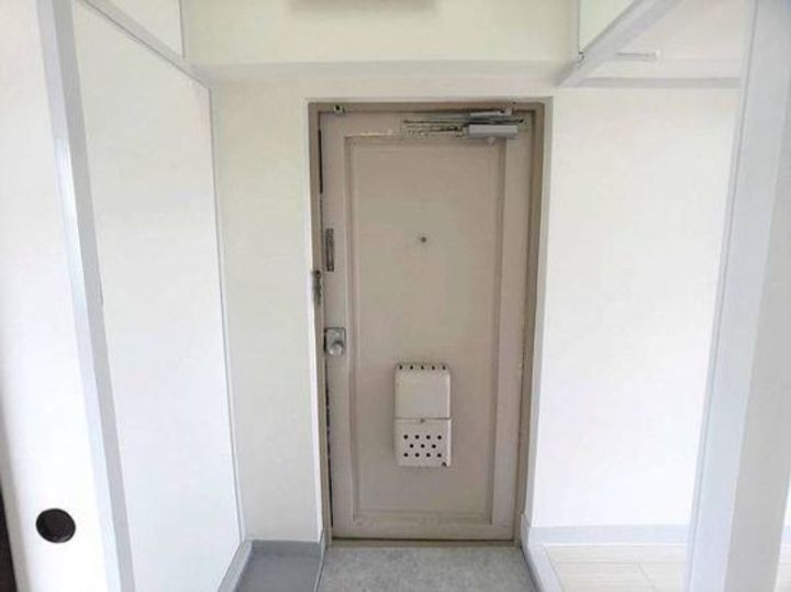 ビレッジハウス戸川1号棟の玄関