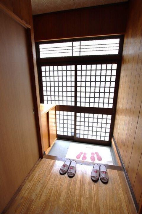 山梨県甲府市大里町(一戸建)の賃貸物件の玄関