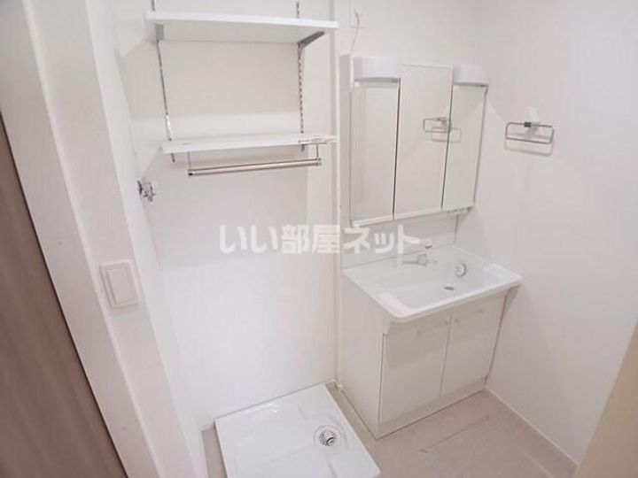 アルバ 涼の内装