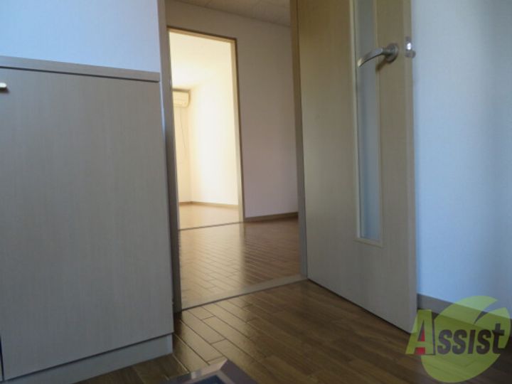 コーポサイトウB棟の玄関