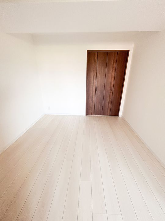 LIBTH原水の内装