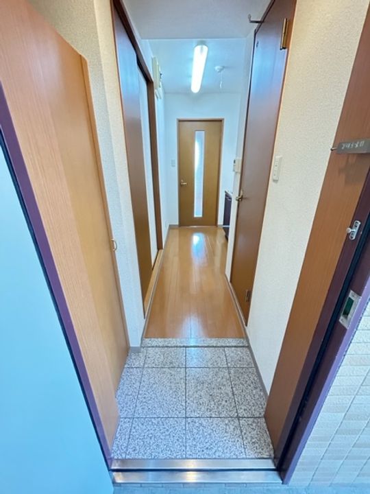 クロード桜木町の玄関