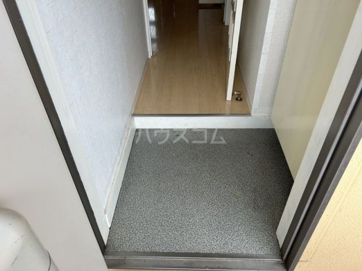 ヴィラソレイユAの玄関