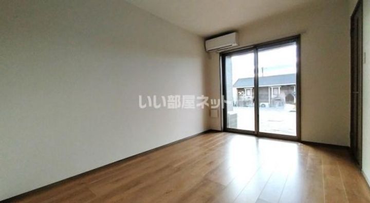 Pin tail 五岳 (パンテール ゴガク)   Aの居間