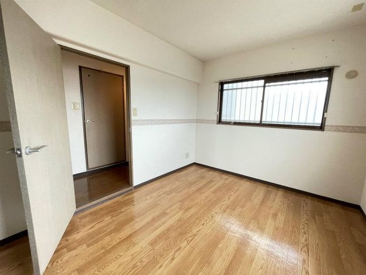 第2松岡ビルの居間