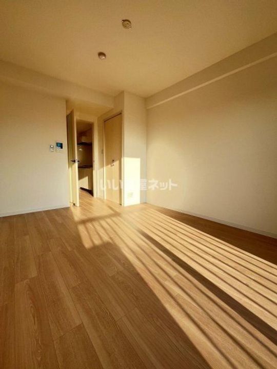 大阪府堺市西区鳳東町4(マンション)の賃貸物件の居間