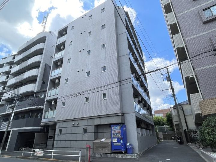 東京都新宿区河田町(マンション)の賃貸物件の外観