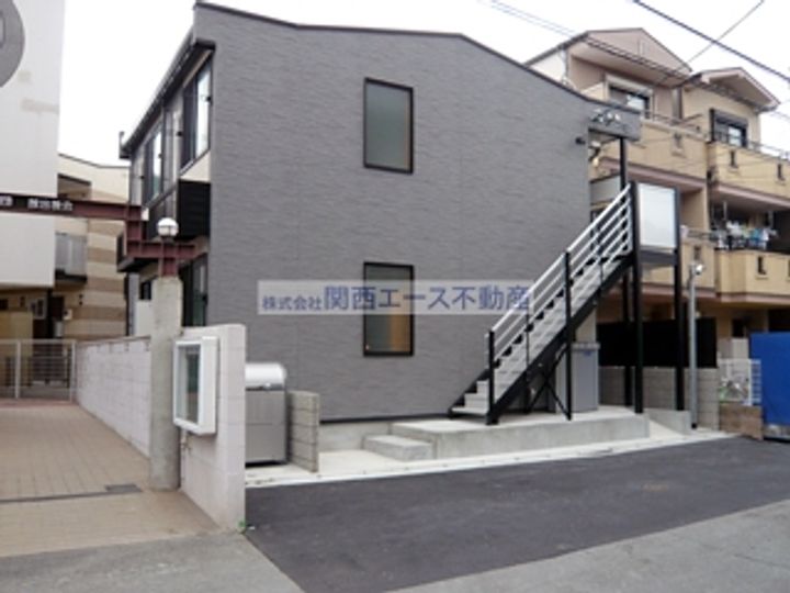 レオパレスハナテン2番館の外観