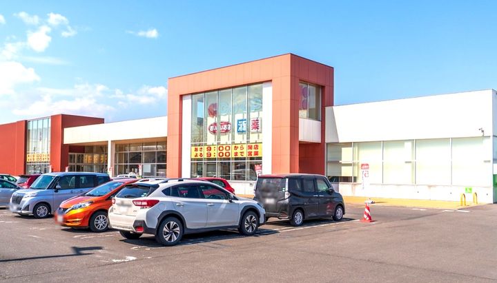 サクラブール栄通の周辺