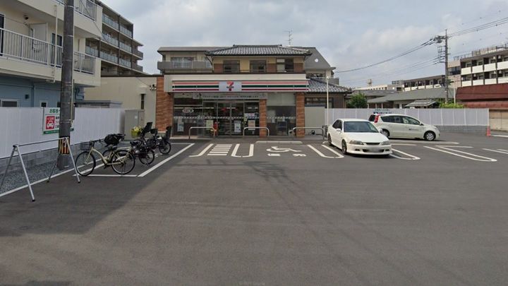 ブランドール壱番館の周辺