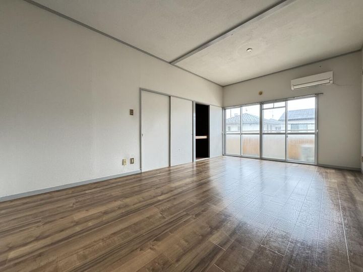 SENBA TERRACE 2の居間