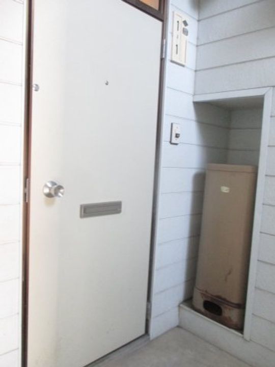 ムラハイツ(1DK)の玄関