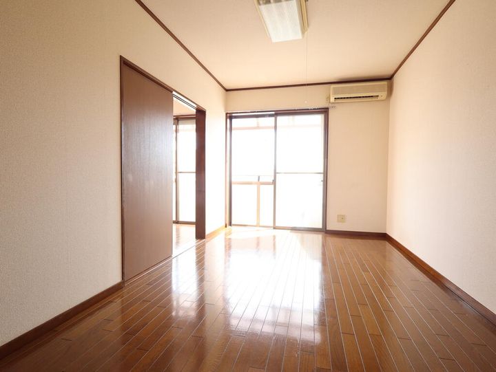 アバンセの居間