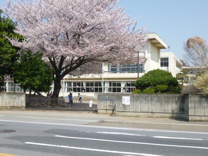 アバンセの周辺
