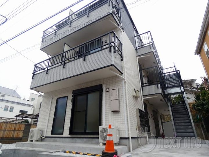 ベース 岸谷の外観