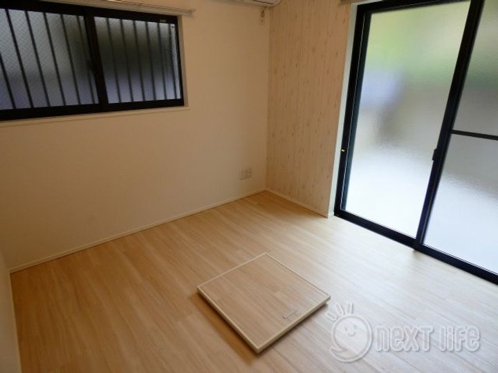 ベース 岸谷の居間