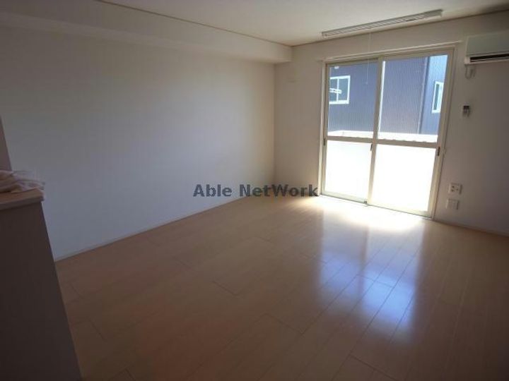 岐阜県岐阜市西鶉4(アパート)の賃貸物件の居間