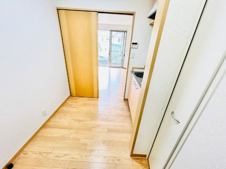 ラウンドヒルB棟の玄関