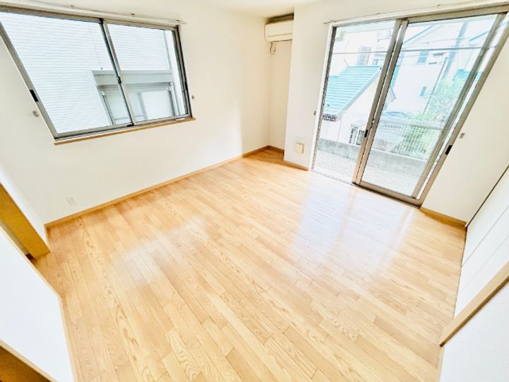 ラウンドヒルB棟の居間