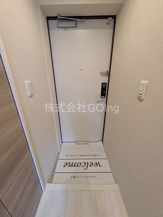 神奈川県横浜市神奈川区六角橋2(マンション)の賃貸物件の玄関