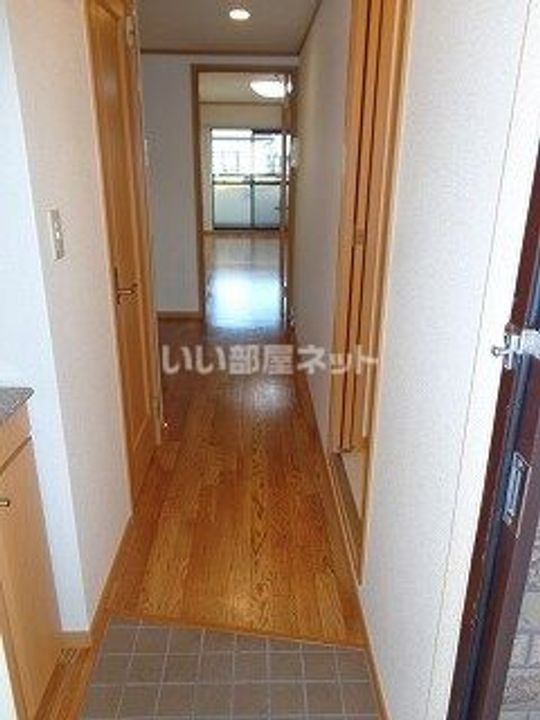 兵庫県加東市下滝野1(アパート)の賃貸物件の玄関