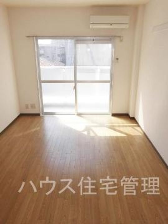 大阪府高槻市富田町1(マンション)の賃貸物件の居間