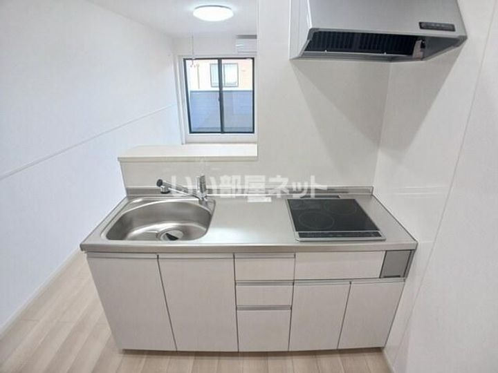 アルバ 涼の内装