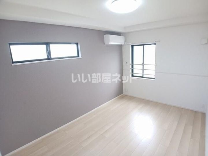 アルバ 涼の内装