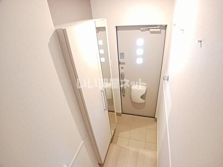 アルバ 涼の内装