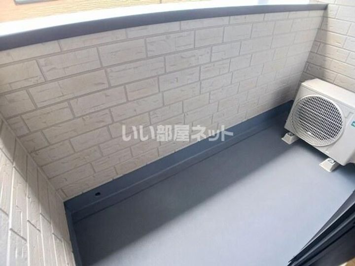 アルバ 涼の内装