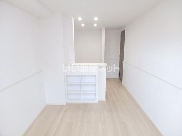 アルバ 涼の内装