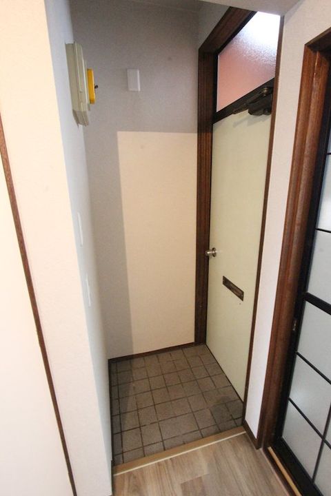 日永コーポの玄関