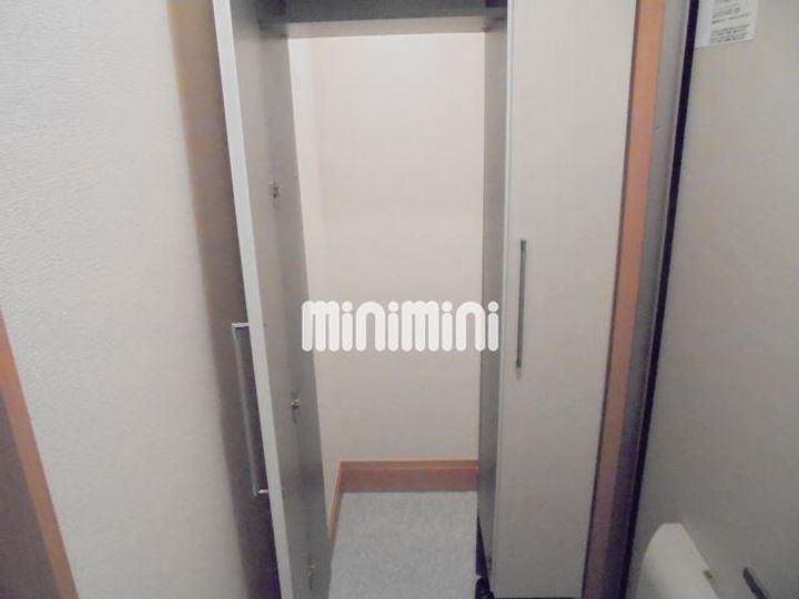 サニーヒルズ岡宮の玄関