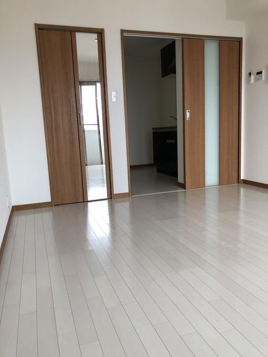 ソリテール月出の居間