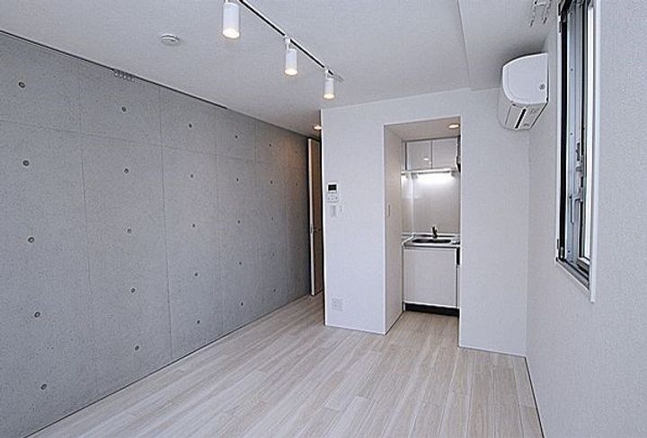 東京都新宿区四谷三栄町(マンション)の賃貸物件の居間