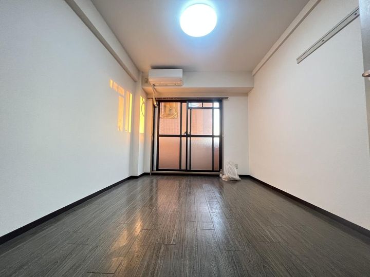 あべの恵寿ビルの居間