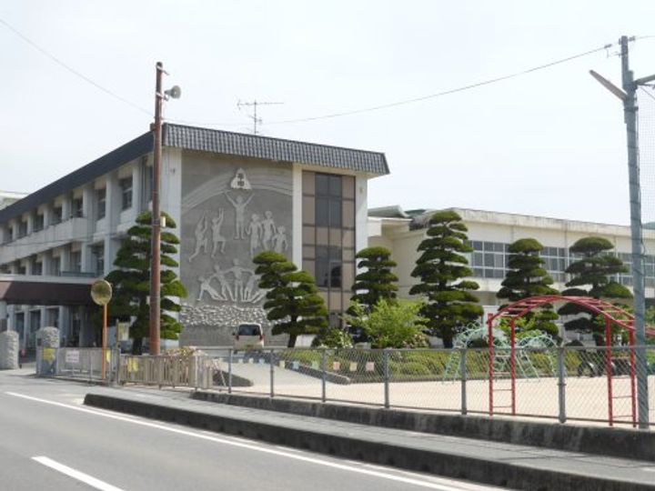 シュプルング黒川 A棟の周辺
