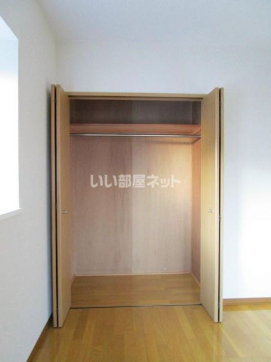 シャラ・IIの内装