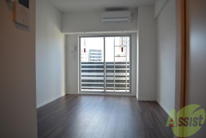 アドバンス神戸ラフィナートの居間