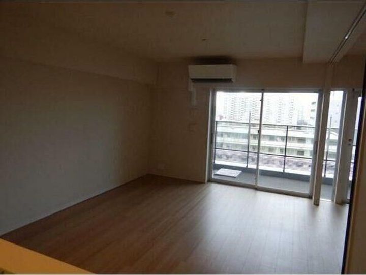 イーストゲートスクエアの居間