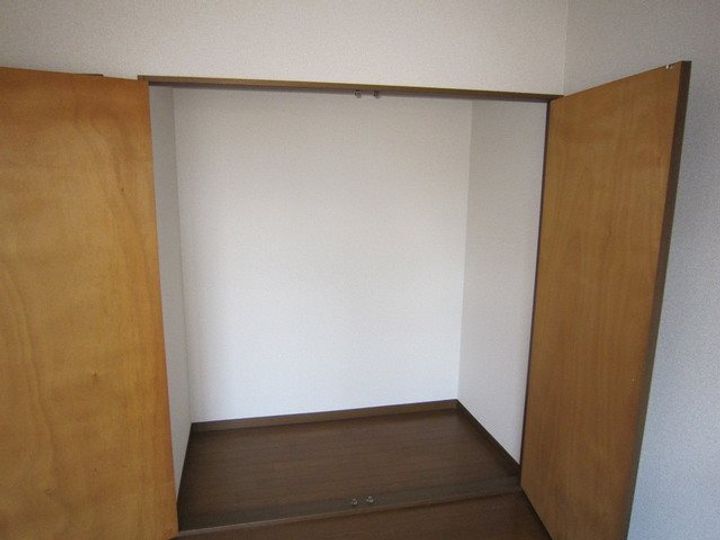 メゾンナカゴミの内装