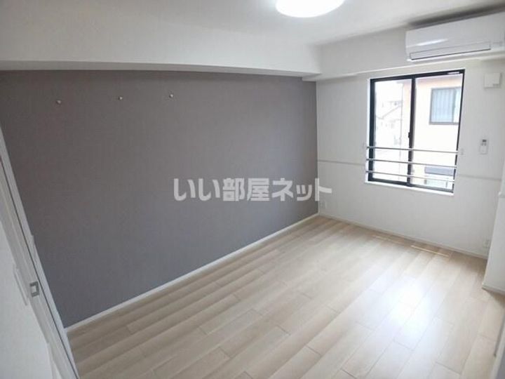 アルバ 涼の内装