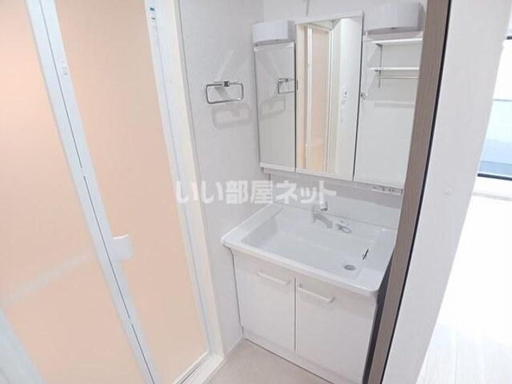 アルバ 涼の内装