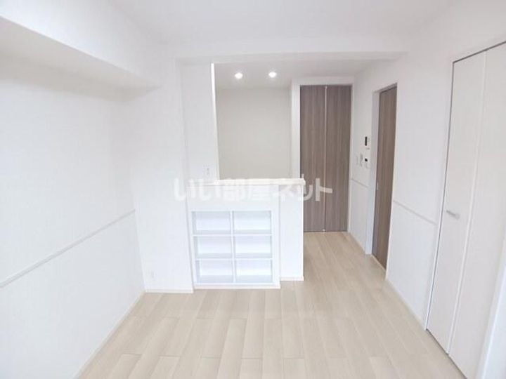 アルバ 涼の内装