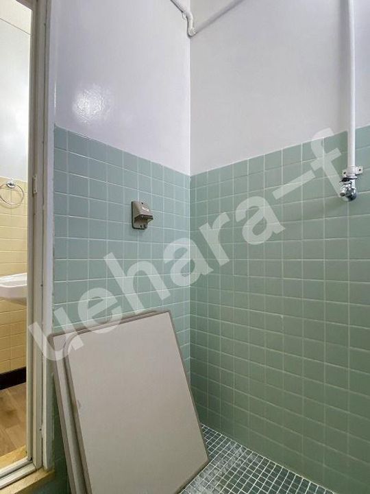 丸福ビルの居間