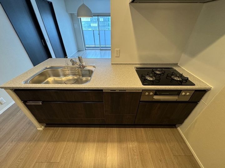 ザ・サーパスタワー新潟万代シティのキッチン