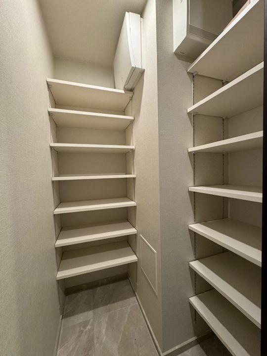 ザ・サーパスタワー新潟万代シティの玄関