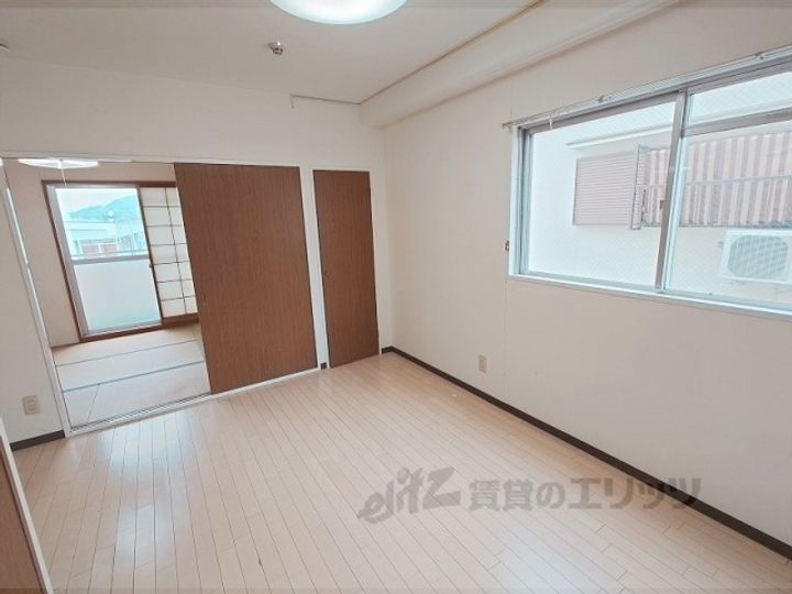 グランメゾンの居間