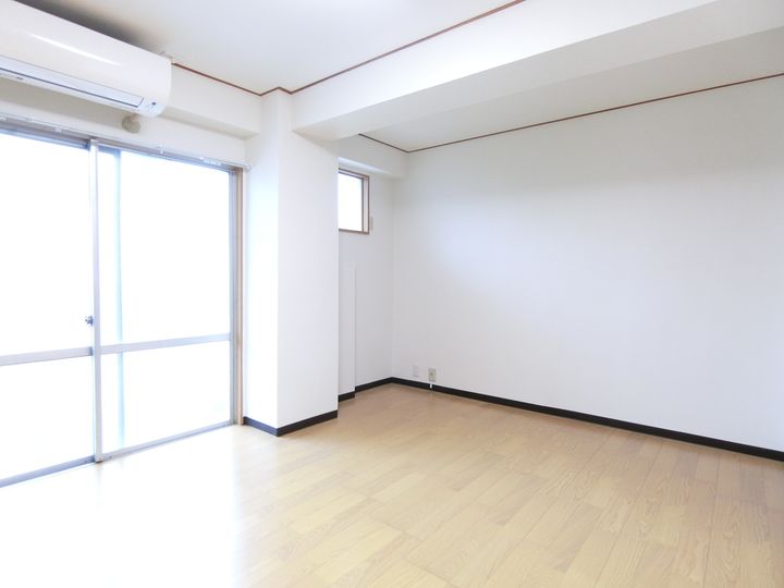 セブンスターズマンションの居間