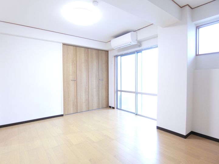 セブンスターズマンションの居間